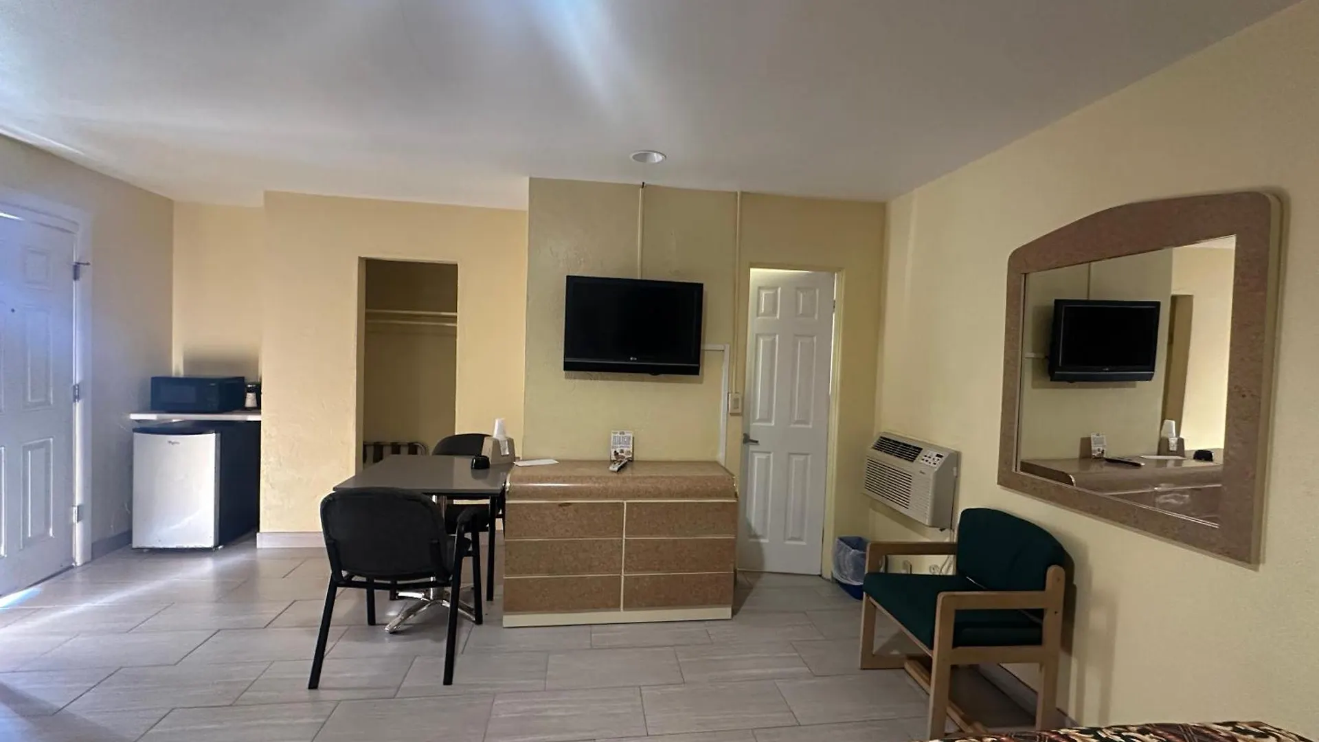 Super Inn By Oyo Daytona Beach Near Airport Motel